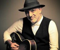 Την πρώτη συναυλία στον Κήπο του Μεγάρου εγκαινιάζουν φέτος ο Νίκος Πορτοκάλογλου και οι Φτερωτές Κιθάρες