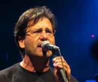 Αυτή είναι η καλοκαιρινή περιοδεία του Θανάση Παπακωνσταντίνου