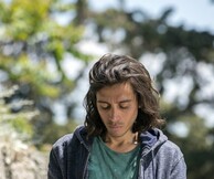 Η ταινία Unknown Soldier του Adrián Villar Rojas σε μια υπαίθρια προβολή στο Αστεροσκοπείο Αθηνών