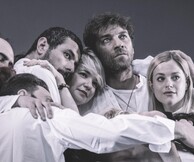 9 παραστάσεις που παίζονται στην Αθήνα αυτές τις μέρες