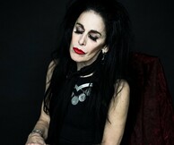 Η ζωή και το έργο της «δαιμονικής σοπράνο» Diamanda Galás που γεννήθηκε σαν σήμερα