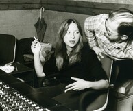 Το ντοκιμαντέρ «λπ» για την Λένα Πλάτωνος κάνει πρεμιέρα στην Στέγη