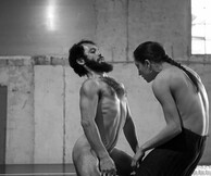 H συναρπαστική ομάδα σωματικού θεάτρου και σύγχρονου τσίρκου Svalbard Company έρχεται στην Αθήνα