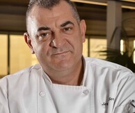 Ο βραβευμένος με τρία αστέρια Michelin Jerome Serres στο «Όμικρον»