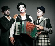 Οι Tiger Lillies έχουν τον τρόπο τους και βασικά θα τον έχουν πάντα - ακόμη κι αν μείνουν με ένα δόντι