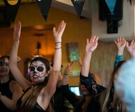 Dia de Los Muertos: Σ' αυτό το πάρτι του Dos Hermanos και οι νεκροί ζωντανεύουν
