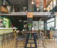 Στο R2 - The Art Store Café μπορείς να απολαύσεις τον καφέ σου και να αποκτήσεις vintage έπιπλα