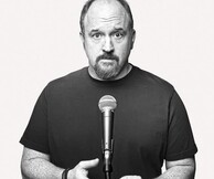 Louis CK στην Αθήνα: «Πώς ήταν η χρονιά σας; Εμένα με τελειώσανε και ξεκινώ στα 51 απ’ την αρχή»