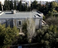 Περπατώντας αυτές τις μέρες στον κήπο της Βίλας Ιόλα: Let's Supper, Mr. Iolas | Resurrection RE