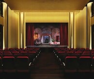 Alhambra Art Theatre: Το ιστορικό θέατρο σηκώνει και πάλι αυλαία με δύο νέες παραστάσεις
