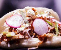 «Thess Bao»: Tο νέο spot της Θεσσαλονίκης για street food με βάση τα bao buns