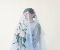 «Laying Low» και «She»: Ακούστε τα δύο νέα τραγούδια της Sarah P.