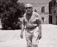 Τα νέον όνειρα του Στίβεν Αντωνάκος (1926-2013)