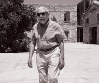 Τα νέον όνειρα του Στίβεν Αντωνάκος (1926-2013)