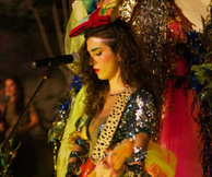 Αξίζει, άραγε, μια τόσο χάλια κοινωνία σαν την Ελλάδα ένα κορίτσι σαν τη Cibelle;