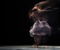 «body as canvas»: Ένα online σεμινάριο performance με τη Ραφίκα Σαουίς