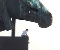 Νικ Φίντιαν Γκριν: ο γλύπτης που φτιάχνει μόνο άλογα