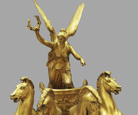 Τέθριππο από τη συλλογή του Θεόφιλου Χάνσεν στο Μουσείο Ακρόπολης