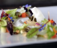 Οι 9 σεφ του φετινού Sani Gourmet, και μερικά απ' τα πιάτα τους
