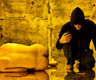 "Ντυμένοι - Γυμνοί"