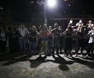 Ξέφρενος χορός, βιολιά, μπύρες και αυθεντικό γλέντι στο μεγάλο Ικαριώτικο πανηγύρι στο Πέραμα