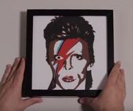 Η Ελίζα Αλεξανδροπούλου παίζει την Pop Art στα δάχτυλα