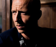 Ο τραγουδιστής των Madrugada, Sivert Høyem, επιστρέφει στην Ελλάδα