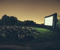 Απόψε όλη η Αθήνα γίνεται ένα θερινό σινεμά με ελεύθερη είσοδο