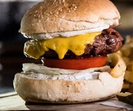 Η Τετάρτη είναι η μέρα των burger lovers στον Άμπακο