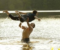 Το πρώτο teaser του νέου «Dirty Dancing» μάς γεμίζει νοσταλγία