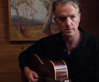 Mick Harvey: «Με τον Nick Cave μιλάμε ακόμη, αλλά με τους Bad Seeds τελείωσα μια και καλή»
