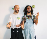 BananaBoys Go Magic με τη Μαρίνα Σάττι, αλλά λίγο πριν το μεγάλο πάρτι τους ετοίμασαν ένα αποκλειστικό mixtape για το LIFO.gr