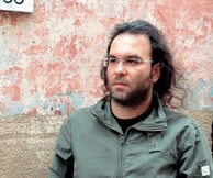 «Καλησπέρα, είμαι η εγγονή του Στάλιν. Με κυνηγάει ο Πούτιν να με σκοτώσει. Πρέπει να με βοηθήσετε»