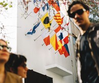 «Γαργάρες Πετρελαίου»: H σύγχρονη τέχνη σχολιάζει την ιστορία της ελληνικής ναυτιλίας