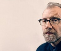 O νικητής του Man Booker Prize 2017, Τζορτζ Σόντερς έρχεται στην Αθήνα