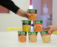Τα Snack Pots είναι μια εύκολη και γευστική λύση για το γραφείο