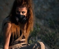 Δείτε το βίντεο για το «Κάνε κάτι» της Άννας Μπουρμά