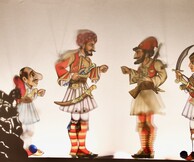 Ένα πατριωτικό δράμα στον μπερντέ του θεάτρου σκιών | 8, 15, 22, 29 Μαρτίου 2022, Θέατρο Αλκμήνη
