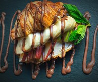 Νερατζιά: Brunch σε ένα νεοκλασικό που θυμίζει την ποιότητα της παλιάς Αθήνας.