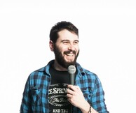 "Δουλίτσα Να Υπάρχει": το Stand-Up Comedy από τον Πάρι Ρούπο