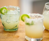 Volcán De Mi Tierra Tequila: Volcán Margarita & Oysters Parties στο Barro Negro