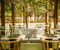 Kookoonari beach bar restaurant: Γεύσεις, κοκτέιλ και εξωτική ατμόσφαιρα σε μία από τις πιο όμορφες παραλίες της Μεσσηνίας. 