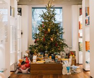 Χριστούγεννα στο Cycladic Shop με μοναδικές δημιουργίες από σύγχρονους Έλληνες και ξένους σχεδιαστές