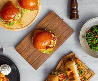Το efood σημειώνει με κόκκινο τα καλύτερά του και το Talking Βreads είναι ανάμεσά τους