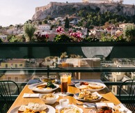Η Αθηναϊκή Ταράτσα παρουσιάζει το νέο της παραδοσιακό ελληνικό πρωινό