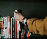 Χρυσή Ντελάκη: «Ελευθερία και Υγεία» & «Κορωνοϊός, ο αόρατος δάσκαλος»