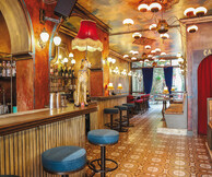 Café Nacional: H διασκέδαση ξεκινά από νωρίς σε έναν χώρο βγαλμένο από τα ’50s