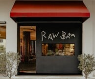 RAWBATA: Γεύσεις πρωτόγνωρες και ταυτόχρονα οικείες στο εστιατόριο των Αμπελοκήπων