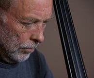 Dave Holland: Ο θρύλος της τζαζ Ντέιβ Χόλαντ έρχεται στο Ηρώδειο