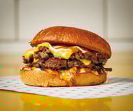 NOB BURGER: Το πιο «not ordinary» μπέργκερ της πόλης ετοιμάζεται να εξαπλωθεί